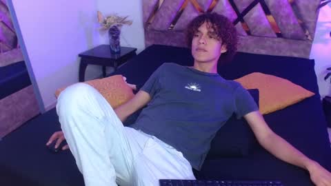 Nickolas Muoz online show from February 1, 2025, 2:45 pm