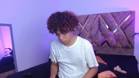 Nickolas Muoz online show from February 2, 2025, 10:28 pm