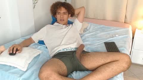 Nickolas Muoz online show from February 4, 2025, 8:49 pm