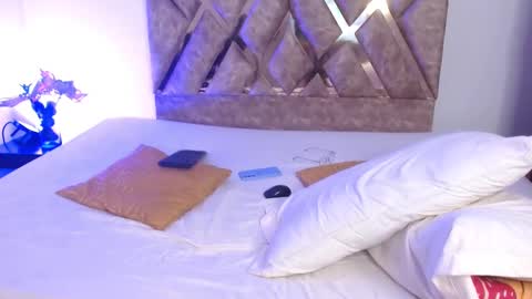 Nickolas Muoz online show from February 14, 2025, 3:22 am