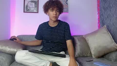 Nickolas Muoz online show from February 14, 2025, 8:05 pm