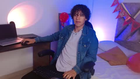 Nickolas Muoz online show from February 16, 2025, 7:16 pm