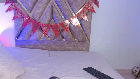 Nickolas Muoz online show from February 17, 2025, 6:04 pm