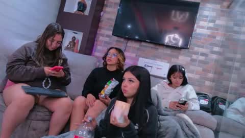 nicky_as online show from June 13, 2026, 9:18 am