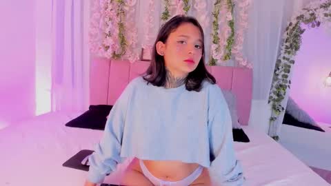 nicky_bonny18 online show from January 14, 2026, 12:33 pm