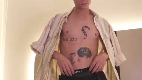 Nicky Neal online show from November 5, 2025, 3:28 am