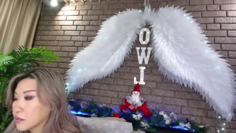 Snapshot of nicky_owl chatting on December 20, 2024, 10:38 am Today is my 41st birthday And in 2 hours Im waiting for you on the stream Stock up on tokens and a good mood Nicky online show from December 20, 2024, 10:38 am