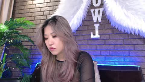 Snapshot of nicky_owl chatting on February 2, 2025, 3:17 pm Today is my 41st birthday And in 2 hours Im waiting for you on the stream Stock up on tokens and a good mood Nicky online show from February 2, 2025, 3:17 pm