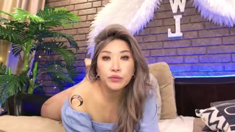 Snapshot of nicky_owl chatting on February 5, 2025, 7:53 pm Today is my 41st birthday And in 2 hours Im waiting for you on the stream Stock up on tokens and a good mood Nicky online show from February 5, 2025, 7:53 pm