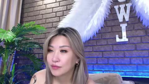 Snapshot of nicky_owl chatting on March 9, 2025, 7:05 pm Today is my 41st birthday And in 2 hours Im waiting for you on the stream Stock up on tokens and a good mood Nicky online show from March 9, 2025, 7:05 pm