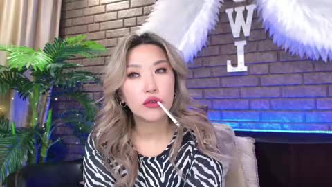 Snapshot of nicky_owl chatting on March 12, 2025, 10:26 am Today is my 41st birthday And in 2 hours Im waiting for you on the stream Stock up on tokens and a good mood Nicky online show from March 12, 2025, 10:26 am