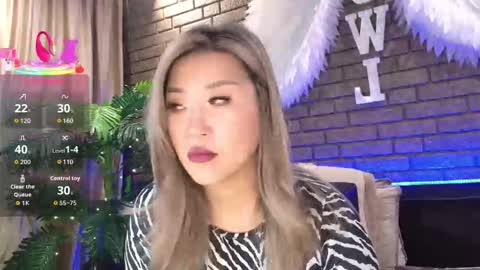 Snapshot of nicky_owl chatting on October 16, 2025, 8:04 am Today is my 41st birthday And in 2 hours Im waiting for you on the stream Stock up on tokens and a good mood Nicky online show from October 16, 2025, 8:04 am