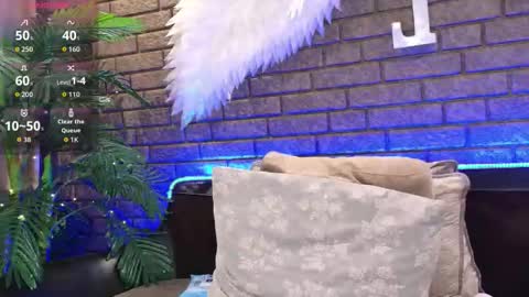 Snapshot of nicky_owl chatting on October 27, 2025, 3:05 pm Today is my 41st birthday And in 2 hours Im waiting for you on the stream Stock up on tokens and a good mood Nicky online show from October 27, 2025, 3:05 pm