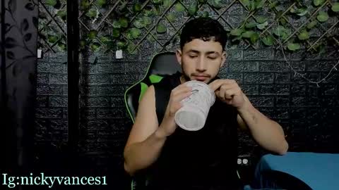 nicky online show from October 27, 2025, 10:25 pm