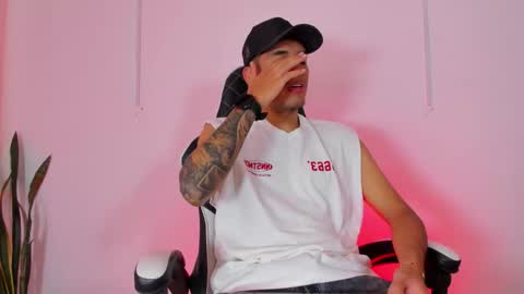 Nicky  online show from September 26, 2025, 4:11 pm