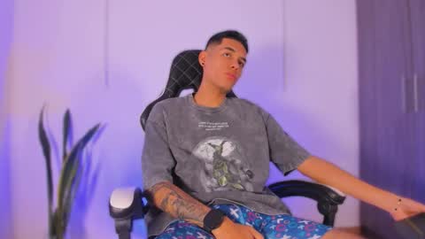 Nicky  online show from October 24, 2025, 12:56 pm