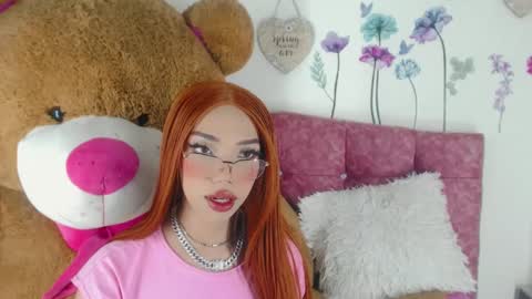 Snapshot of nickynoa chatting on February 9, 2025, 9:39 pm Nicky online show from February 9, 2025, 9:39 pm