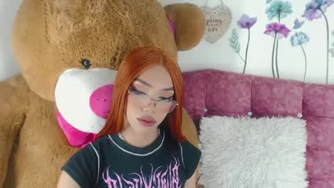 Snapshot of nickynoa chatting on February 12, 2025, 9:43 pm Nicky online show from February 12, 2025, 9:43 pm