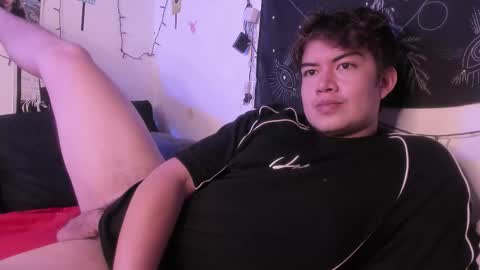 Snapshot of nico_bulge chatting on November 7, 2025, 3:28 am Nicols online show from November 7, 2025, 3:28 am