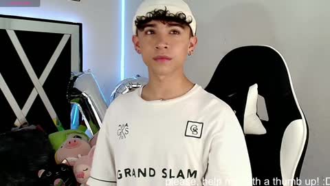 Snapshot of nico_cruz chatting on December 19, 2024, 4:24 pm nico online show from December 19, 2024, 4:24 pm