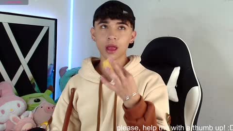 Snapshot of nico_cruz chatting on December 27, 2024, 2:54 pm nico online show from December 27, 2024, 2:54 pm