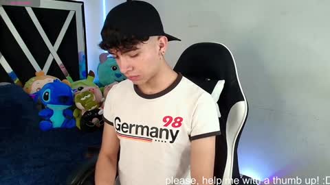 Snapshot of nico_cruz chatting on January 14, 2025, 3:32 am nico online show from January 14, 2025, 3:32 am