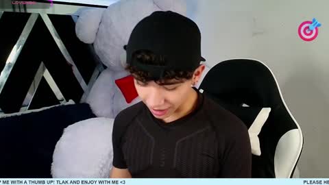 Snapshot of nico_cruz chatting on February 19, 2025, 4:44 am nico online show from February 19, 2025, 4:44 am