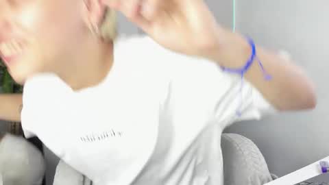 Snapshot of nico_nico_xd chatting on September 19, 2025, 3:41 am Nico  online show from September 19, 2025, 3:41 am