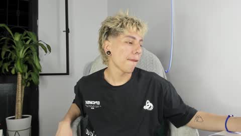 Snapshot of nico_nico_xd chatting on September 20, 2025, 3:40 am Nico  online show from September 20, 2025, 3:40 am