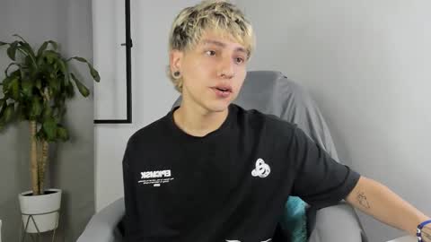 Snapshot of nico_nico_xd chatting on October 28, 2025, 3:14 pm Nico  online show from October 28, 2025, 3:14 pm