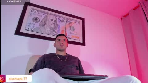 Snapshot of nico_rivera chatting on May 25, 2026, 10:43 am Nicolas online show from May 25, 2026, 10:43 am