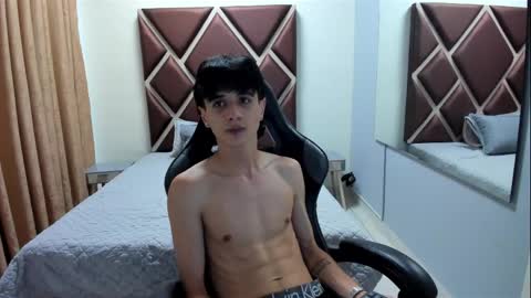 Nico  online show from May 22, 2026, 7:52 pm