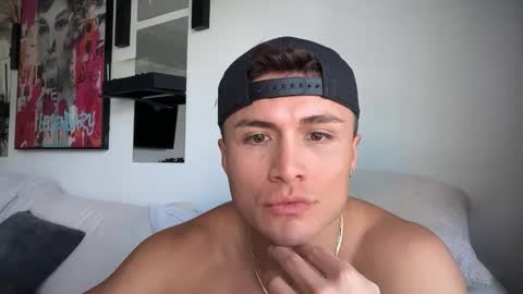 nicoferrarox online show from March 22, 2026, 5:16 pm