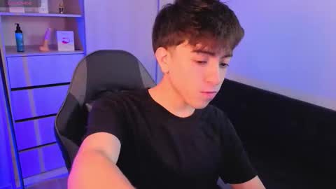 Nicolas online show from September 24, 2025, 7:39 pm