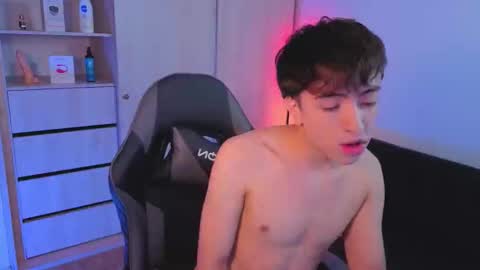 Nicolas online show from October 2, 2025, 8:05 pm