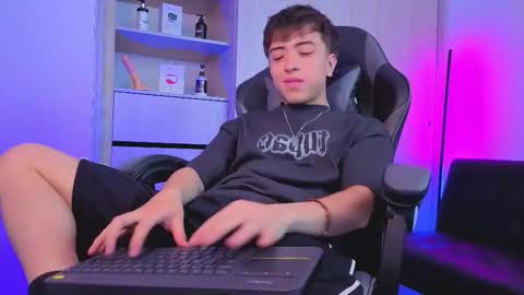 Nicolas online show from October 29, 2025, 8:10 pm