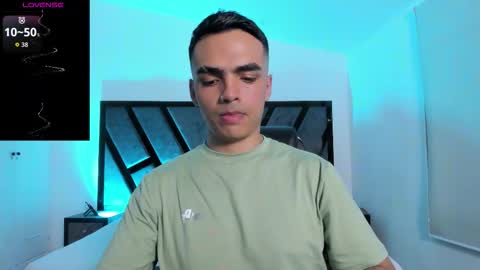 Snapshot of nicokingg_ chatting on December 16, 2025, 4:28 am Nico King online show from December 16, 2025, 4:28 am