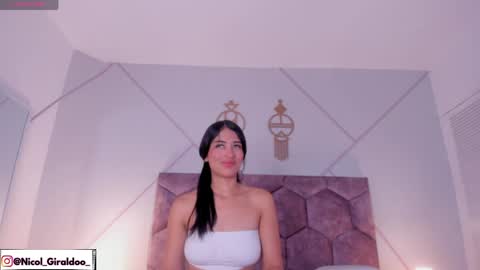 Snapshot of nicol_giraldo chatting on April 6, 2026, 3:48 am Nicol online show from April 6, 2026, 3:48 am