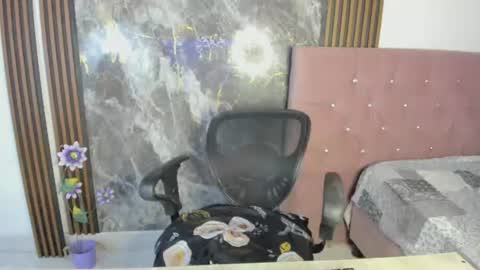Nicol sanchez online show from July 14, 2026, 2:05 am