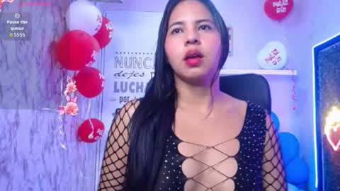 nicol_ross19 online show from February 26, 2026, 11:59 pm