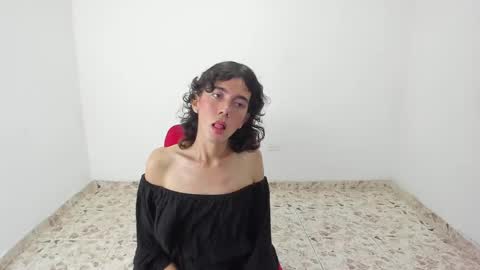 Snapshot of nicol_transgirl chatting on February 26, 2025, 7:31 am Nicol online show from February 26, 2025, 7:31 am
