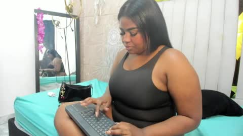 Snapshot of nicol_zurich chatting on June 9, 2026, 10:32 pm NIKOL online show from June 9, 2026, 10:32 pm