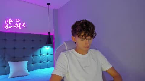 nicolasferrer18 online show from November 24, 2025, 7:24 pm