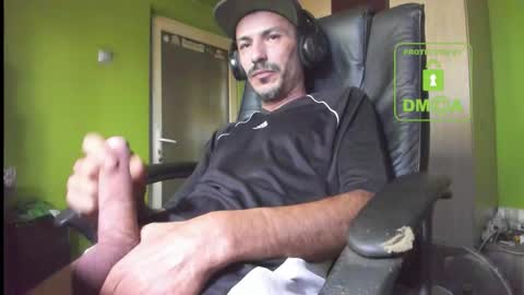 Snapshot of nicolasguy chatting on September 20, 2025, 5:19 am L. Nicolas online show from September 20, 2025, 5:19 am