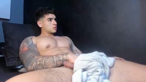 Snapshot of nicolasmuscle chatting on October 20, 2025, 5:41 am Andres online show from October 20, 2025, 5:41 am