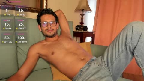 nicolasrodrii online show from March 31, 2026, 10:10 pm