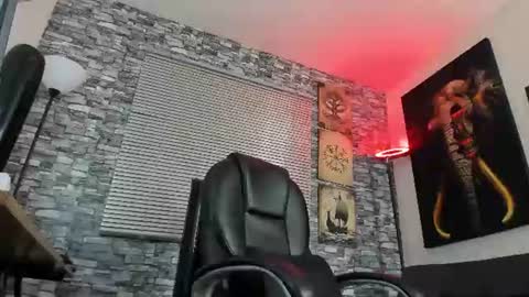 Nicolas Fellener online show from June 14, 2026, 4:03 am