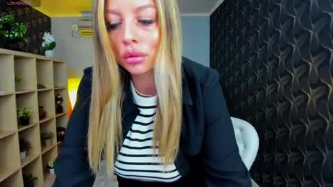 Nico online show from March 11, 2025, 7:25 pm