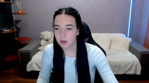 Nicole online show from October 6, 2025, 8:56 am