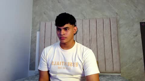 nicole_and_thiago online show from February 9, 2025, 2:06 am